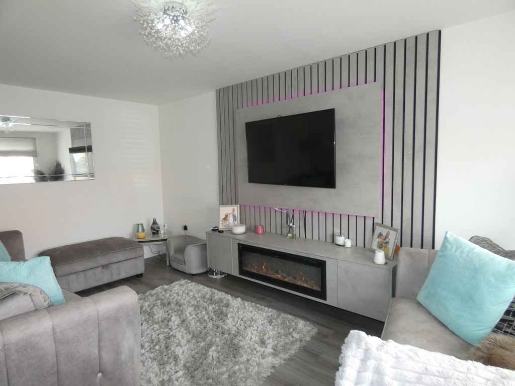 Lounge- click for photo gallery